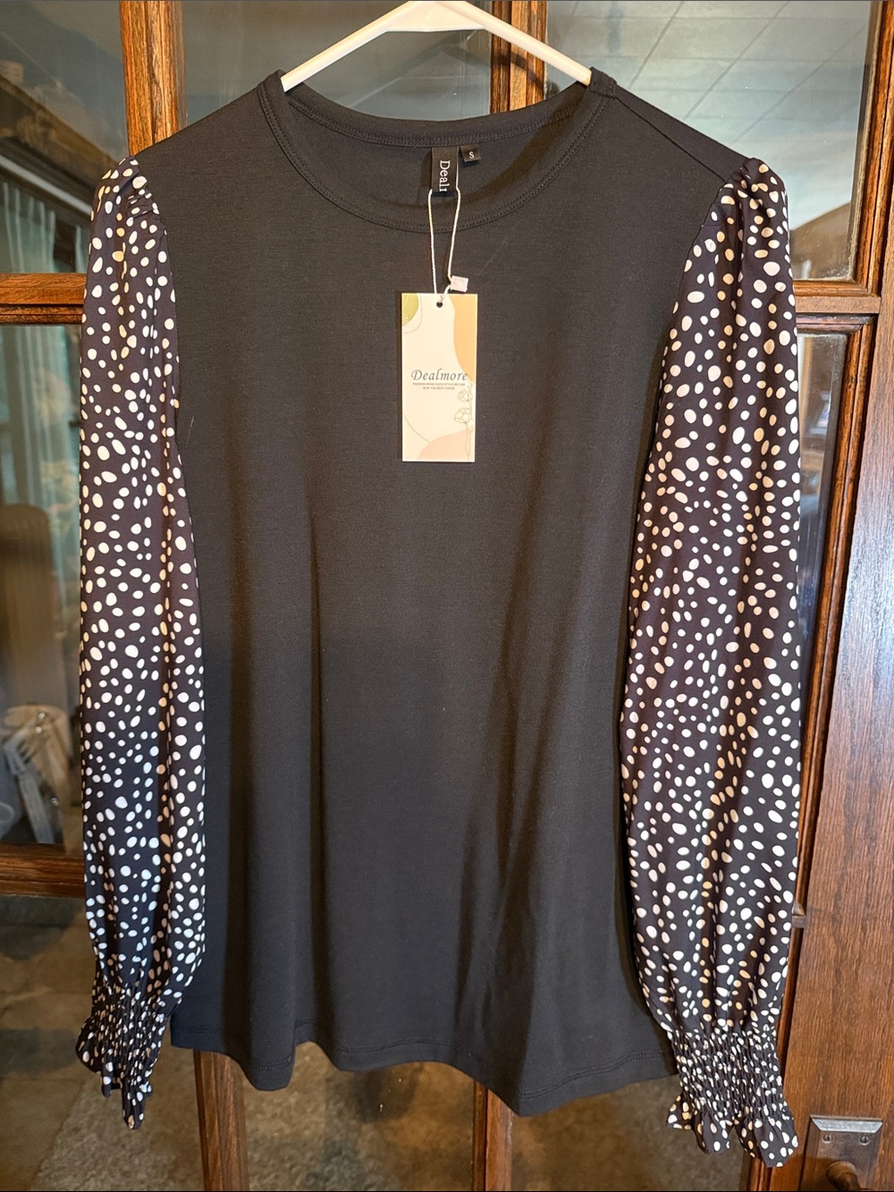 Dealmore Womens Black Polka Dot Puff Sleeve Crewneck Top Smocked Cuffs Small NWT